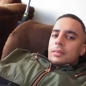 Meet your Posher, Derrick